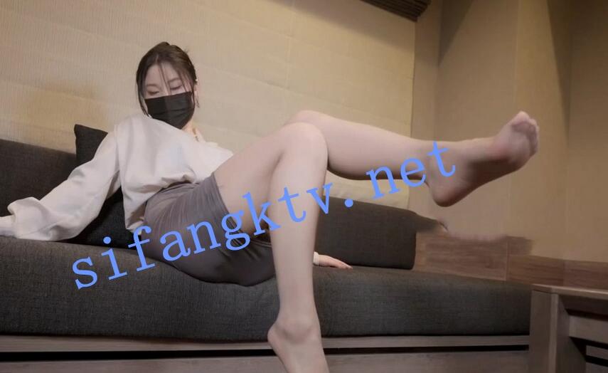 onlyfans娜娜Nana_taipei-发现儿子在偷看色情杂志